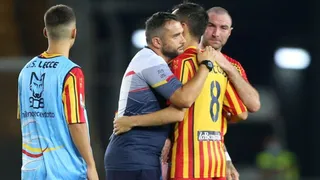 Lecce firmó su descenso tras caer en una “guerra de goles” contra Parma en Italia