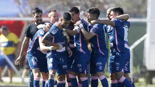 Everton goleó al complicado Magallanes y se afirmó en zona de Copa Sudamericana