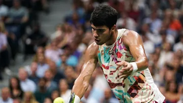 Carlos Alcaraz arrasó con Zverev y desafiará a Medvedev en semifinales