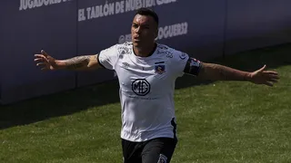 Esteban Paredes viajará a Uruguay para el duelo de Colo Colo con Peñarol