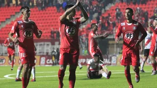 Unión La Calera se instaló en el tercer lugar de la tabla tras doblegar a Curicó Unido