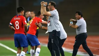 Alexander Aravena confirmó la remontada al marcar el tercer gol de Chile ante Uruguay