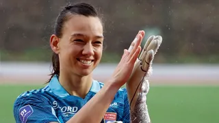 Tiane Endler sigue líder en Francia con Olympique Lyon tras goleada ante Issy
