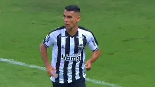 Pupilo de Jorge Sampaoli forzó una tarjeta para cumplir sanción durante la fecha FIFA