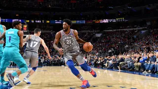 Philadelphia 76ers mantuvo invicto en casa gracias a un enorme Joel Embiid ante Charlotte Hornets