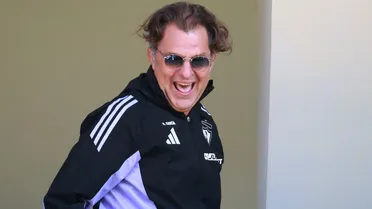 Hinchas y socios aprobaron decisión del CSD Colo Colo de apoyar a Aníbal Mosa