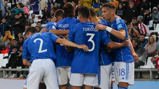 Italia aguantó la arremetida de Brasil y ganó en su debut por el Mundial Sub 20