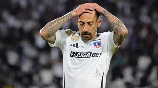 ¿Se queda sin su goleador? Colo Colo en vilo por Javier Correa