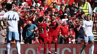 Mohamed Salah comandó el contundente triunfo de Liverpool sobre Aston Villa