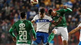 Universidad Católica y Audax Italiano se ven las caras en un duelo de equipos llenos de dudas