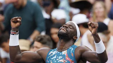 Frances Tiafoe pasó a cuartos del US Open tras arrasar con Rinky Hijikata