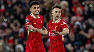 Liverpool rescató un empate contra Fulham pese a las dificultades y sigue escapado