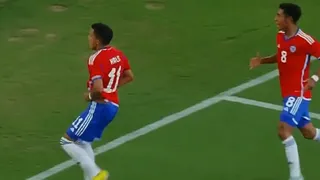 Alejandro Hales adelantó a La Roja sub 17 ante Uruguay con “ayuda” del portero Juan Blanco