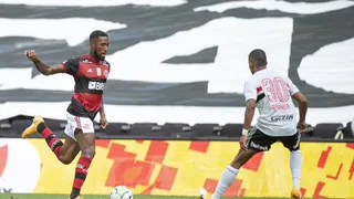 Flamengo de Mauricio Isla fue vapuleado por Sao Paulo y perdió la chance de ser líder en Brasil