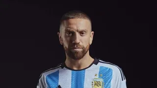Jugadores de Argentina posaron con Al Hilm, el balón para la recta final del Mundial de Qatar 2022