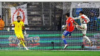 ¡No fue de Marcelino! Segundo tanto de La Roja ante Perú fue autogol