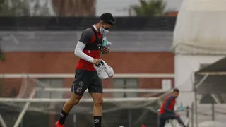 Con gran distancia social: El primer entrenamiento de Colo Colo en medio de la pandemia
