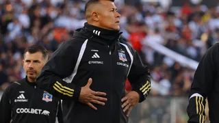 Jorge Almirón valoró la victoria de Colo Colo con nueve bajas