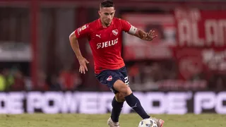 Compañero de Mauricio Isla se contagió con Dengue y causa preocupación en Independiente