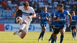 Universidad Católica desafía al campeón Huachipato en el inicio de la era Tiago Nunes