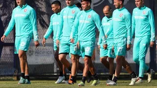 ¡Sin descanso y a pura sonrisa!: La U entrenó pensando en el choque ante la UC