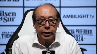 Alfredo Stöhwing: Vidal está muy entusiasmado en venir a Colo Colo