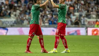 Sebastián Vegas anotó un golazo de cabeza en victoria de Monterrey sobre Atlas