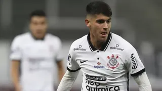 Angelo Araos vio acción en el empate de Corinthians contra Internacional en el Brasileirao