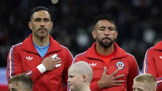 Mauricio Isla se sumó a la muestras de cariño para Claudio Bravo y le dedicó emocionante mensaje