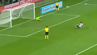 “Pierde penal, hay doble toque”: Así decidió el VAR en el lanzamiento de Pablo Solari