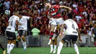 Pulgar cumplió una destacada actuación en exigido triunfo de Flamengo sobre Corinthians