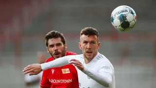 ¡Con poca distancia social! Bayern Múnich festejó ante Union Berlin en la vuelta del fútbol alemán