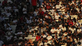 Menor de edad sufrió fractura mientras trataba de pasar de un sector a otro en el Estadio Monumental