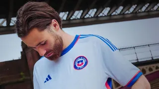 Siguen burlándose porque Chile no va al Mundial: “Salió la nueva camiseta para los amistosos”