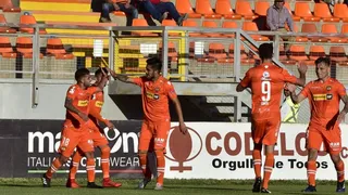 Primera B: Cobreloa derrotó a Valdivia y Wanderers no levanta cabeza