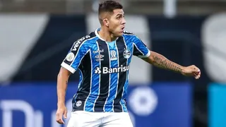 César Pinares debutó en paridad entre Gremio y Corinthians