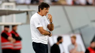 A Gustavo Costas no le importa el fallo de Conmebol contra Colo Colo: “No dependemos de eso”