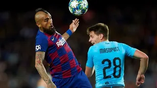 “Nunca da un balón por perdido”: Así comentaron la extraña jugada de Arturo Vidal