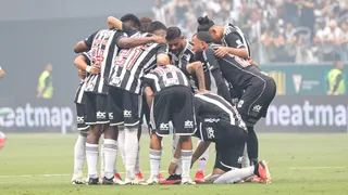 Eduardo Vargas se proclamó campeón en Brasil junto a Atlético Mineiro tras tumbar a Cruzeiro