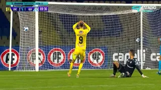 ¿Blooper del año? El increíble gol que perdió Arnaldo Castillo en el Ascenso