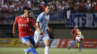 Alexander Aravena la picó y anotó para la UC ante Magallanes