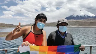 La ministra Cecilia Pérez felicitó a la “Sirena de hielo” por cruzar el Lago Chungará