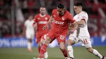 Mauricio Isla fue titular en triunfo de Independiente ante Argentinos Juniors