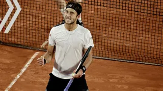 Tomás Etcheverry se metió en cuartos de final de Roland Garros tras batir a Yoshihito Nishioka