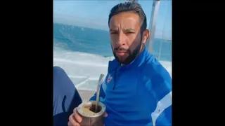 Mauricio Isla vive el día previo al duelo con Brasil al ritmo de La Oreja de Van Gogh