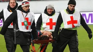 Filipe Luis recibió una fuerte patada cuando evitó un gol de Lokomotiv