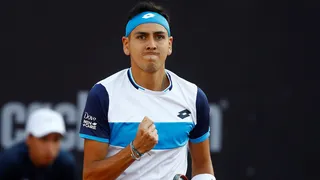 Alejandro Tabilo arrasó con su competencia en exhibición en Estados Unidos