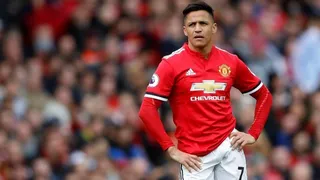 Prensa inglesa le dio duro a Alexis y calificó de “horrible” su actuación ante Valencia