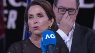 Jayne Hrdlicka fue abucheada tras la final en Australia por destacar el proceso de vacunación