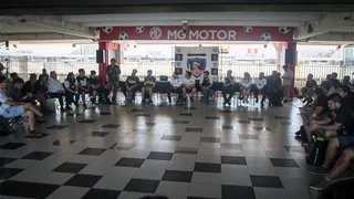 Hinchas de Colo Colo debatieron de deporte y actividad física en Cabildo